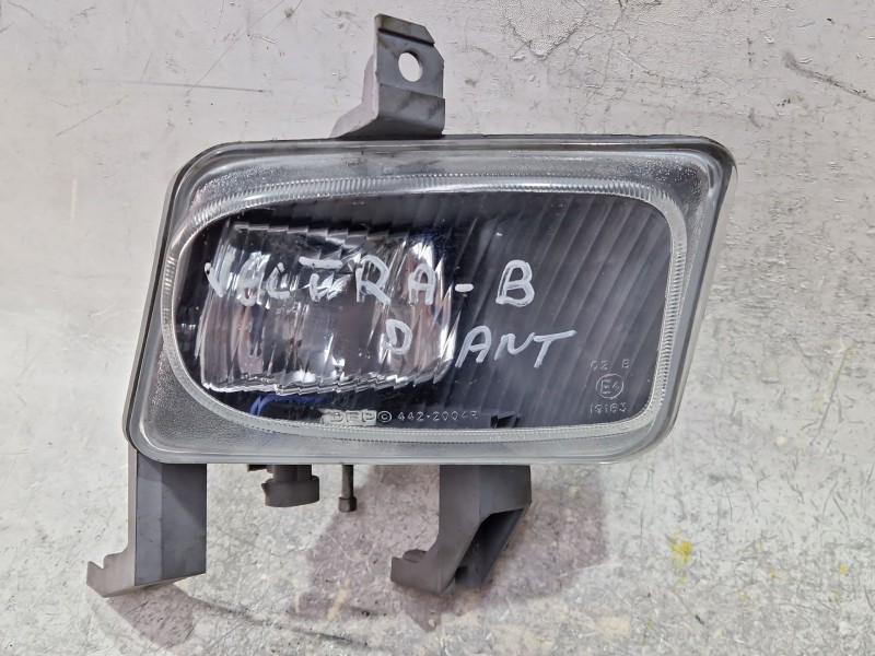 Recambio de faro antiniebla derecho para opel vectra b (j96) 2.0 dti 16v (f19) referencia OEM IAM 4422004R 084422005R  