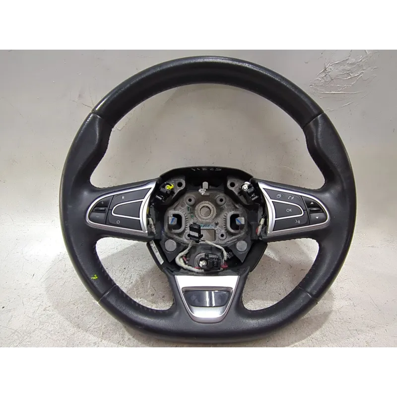 Recambio de volante para renault megane iv sedán 1.5 dci 110 referencia OEM IAM 628660900E 484005825R  
