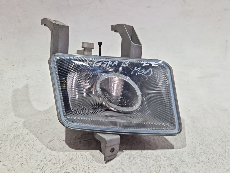 Recambio de faro antiniebla izquierdo para opel vectra b (j96) 2.0 dti 16v (f19) referencia OEM IAM 90585029  