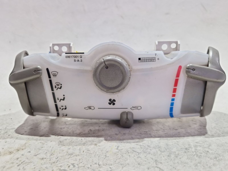 Recambio de mando climatizador para toyota aygo (_b1_) 1.0 (kgb10_) referencia OEM IAM 69610001  