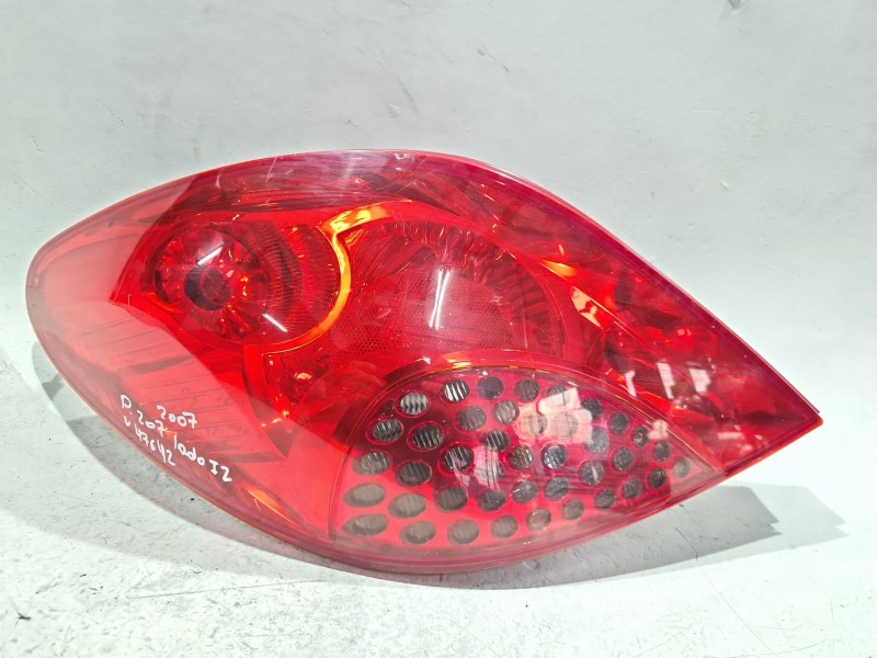 Recambio de piloto trasero izquierdo para peugeot 207/207+ (wa_, wc_) 1.6 hdi referencia OEM IAM 9649986680  