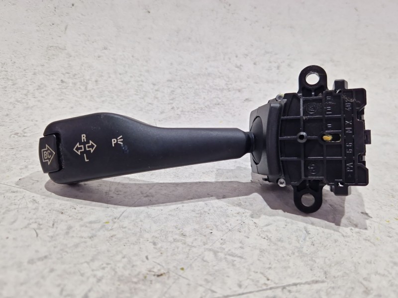 Recambio de mando intermitentes para bmw x3 (e83) 2.0 d referencia OEM IAM 8363668  