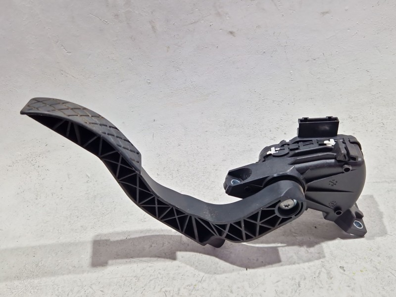 Recambio de pedal acelerador para audi a4 b7 avant (8ed) 2.0 tdi 16v referencia OEM IAM 8E1721523G  