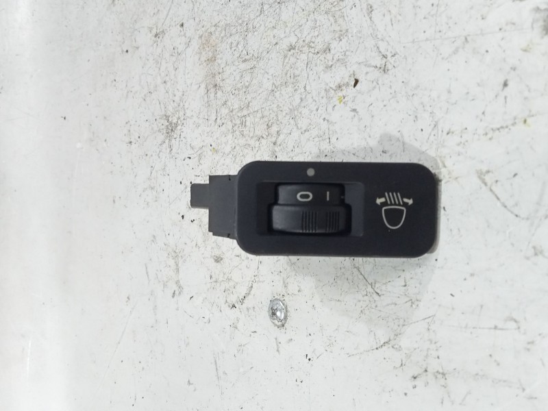 Recambio de regulador altura luces para peugeot 206 (1998) 1.9 d referencia OEM IAM 31925699  