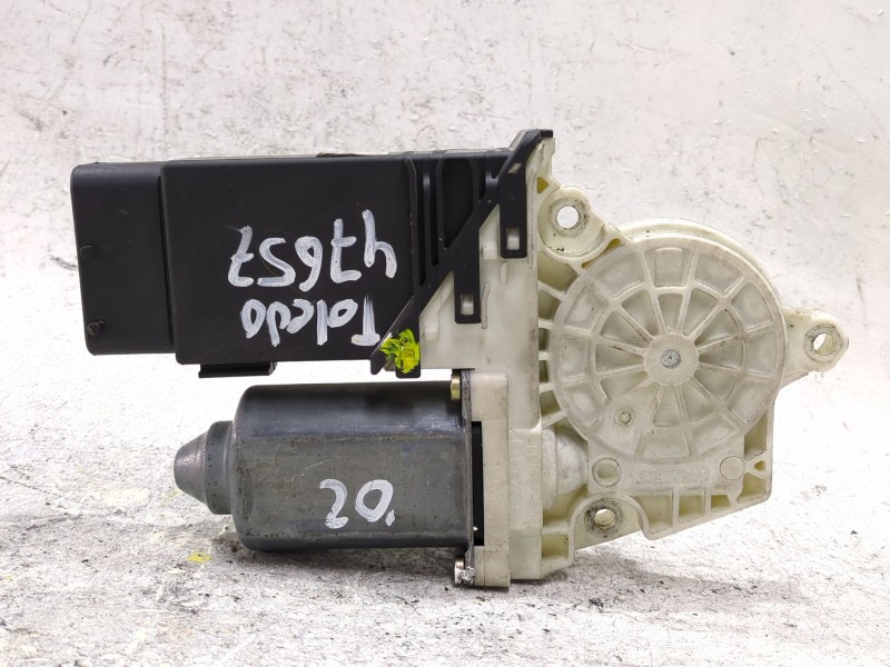 Recambio de motor elevalunas delantero derecho para seat toledo ii (1m2) 1.9 tdi referencia OEM IAM 9776105415301  