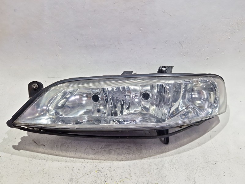 Recambio de faro delantero izquierdo para opel vectra b berlina (1995) 1.8 i 16v referencia OEM IAM   