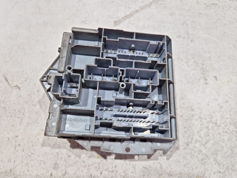 Recambio de caja reles / fusibles para fiat stilo (192_) 1.9 jtd (192_xe1a) referencia OEM IAM 46796538  