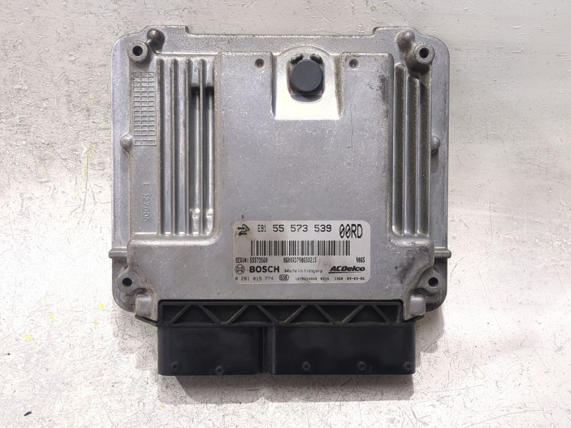 Recambio de centralita inyeccion para opel insignia a (g09) 2.0 cdti (68) referencia OEM IAM 55573539 0281015774  