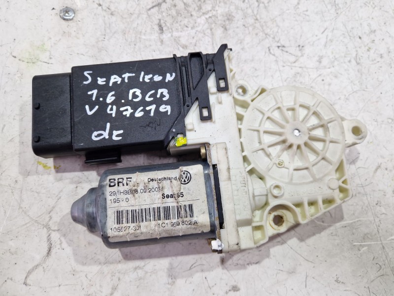 Recambio de motor elevalunas delantero derecho para seat leon (1m1) 1.6 16 v referencia OEM IAM 1C1959802A  