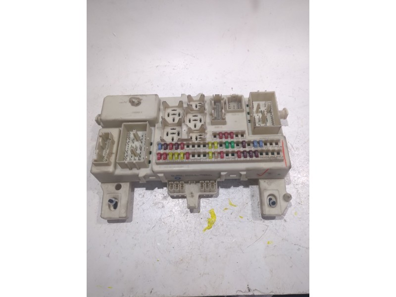 Recambio de caja reles / fusibles para mazda 3 (bk) 1.6 di turbo referencia OEM IAM 66730E  