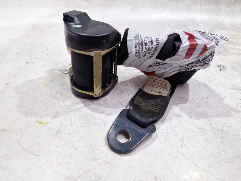 Recambio de cinturon seguridad trasero derecho para peugeot 205 ii (20a/c) 1.8 diesel referencia OEM IAM 650101  