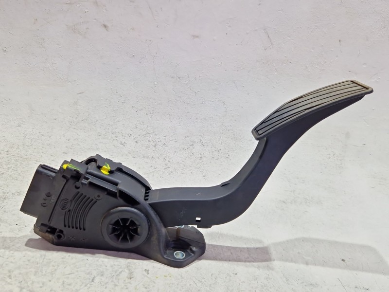 Recambio de pedal acelerador para suzuki grand vitara (jb/jt)(2005) 1.9 ddis referencia OEM IAM 1590065J02  