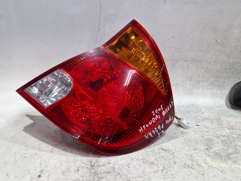 Recambio de piloto trasero izquierdo para hyundai accent ii (lc) 1.3 referencia OEM IAM 92402257  