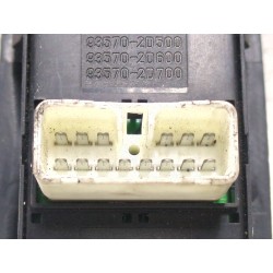 Recambio de mando elevalunas delantero izquierdo para hyundai elantra iii (xd) 2.0 crdi referencia OEM IAM 935702D000 935702D100