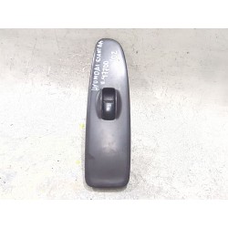MANDO ELEVALUNAS DELANTERO DERECHO 935752D000 
