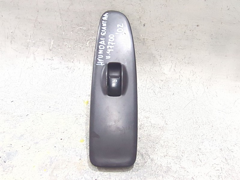 Recambio de mando elevalunas delantero derecho para hyundai elantra iii (xd) 2.0 crdi referencia OEM IAM 935752D000  