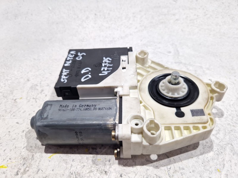 Recambio de motor elevalunas delantero derecho para seat altea (5p1) 1.9 tdi referencia OEM IAM 1k0959792d  