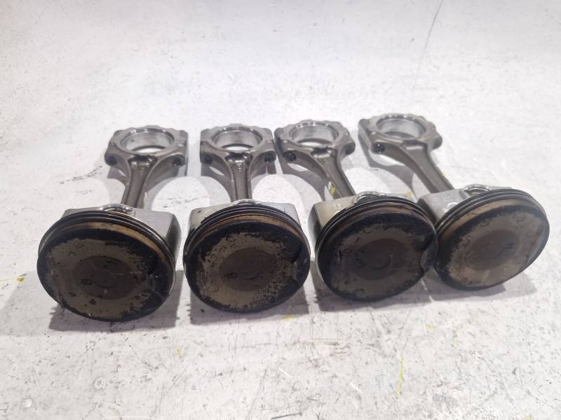 Recambio de piston para toyota auris (_e15_) 1.8 hybrid (zwe150_) referencia OEM IAM   