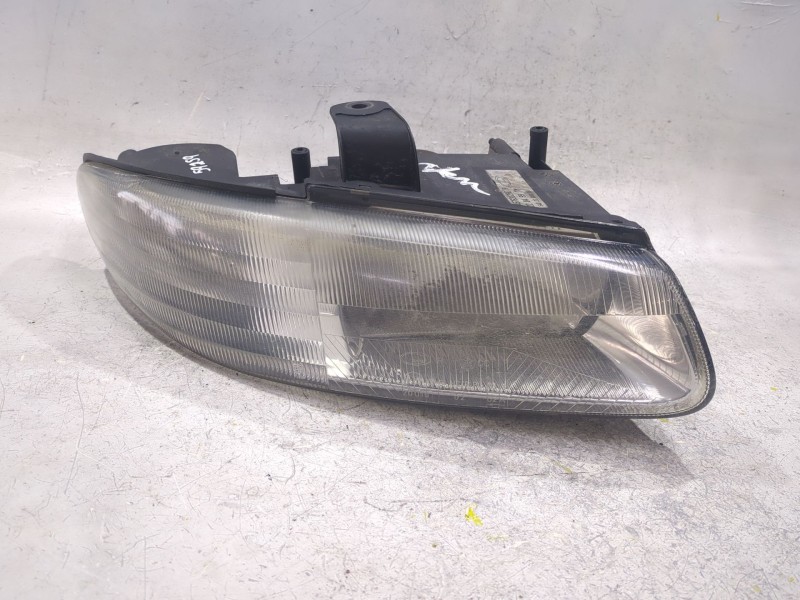 Recambio de faro delantero derecho para chrysler voyager gs (1996) 2.5 tdic awd referencia OEM IAM 04576312AD A  