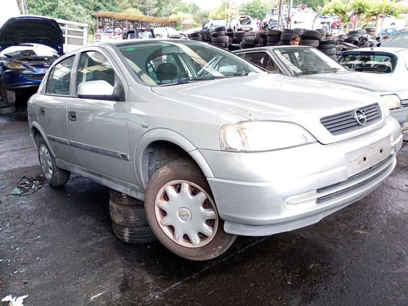 opel astra g berlina (1998) del año 2000
