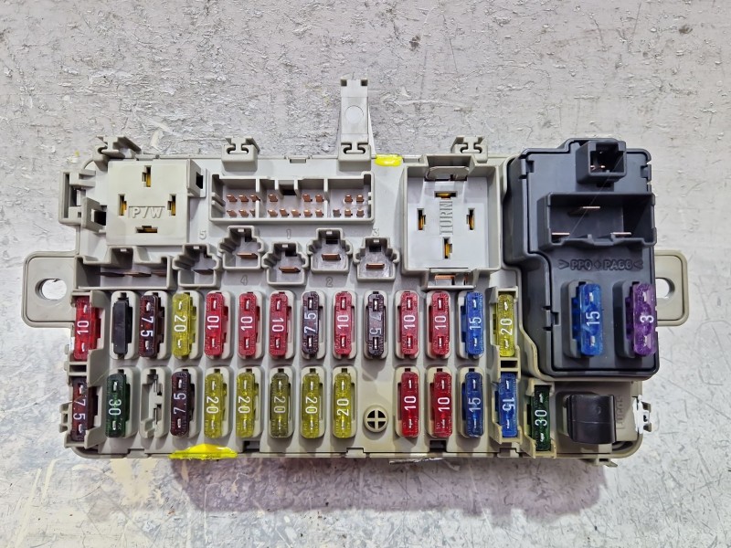 Recambio de caja reles / fusibles para rover rover 400 (rt)(1995) 420 si lux referencia OEM IAM YQE102720  