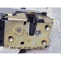 Recambio de cerradura puerta trasera izquierda para renault megane scénic 1.5 dci 106 cv referencia OEM IAM   