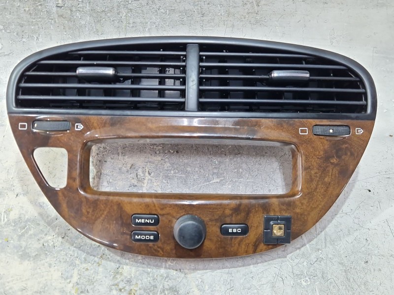 Recambio de aireador central para peugeot 607 (9d, 9u) 3.0 v6 24v referencia OEM IAM 223932  