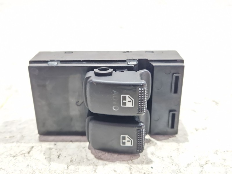 Recambio de mando elevalunas delantero izquierdo para hyundai getz (tb)(2002) 1.1 referencia OEM IAM 935701C010  