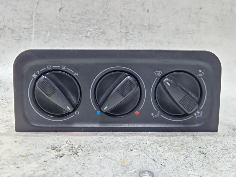 Recambio de mando climatizador para volkswagen golf iii (1h1) 1.6 referencia OEM IAM 1H0820045C  