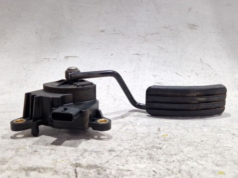 Recambio de pedal acelerador para renault megane scénic 1.5 dci 106 cv referencia OEM IAM 8200159647  