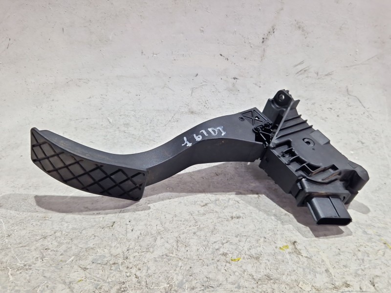 Recambio de pedal acelerador para seat leon st 1.6 tdi 105 cv referencia OEM IAM 17780600AA  