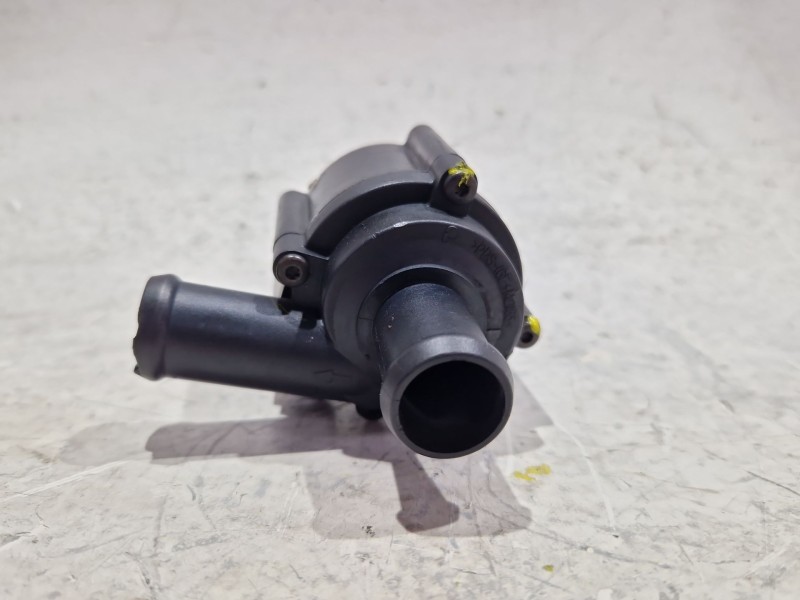 Recambio de bomba agua para audi a5 (8t3) 3.0 tdi referencia OEM IAM 059121004  