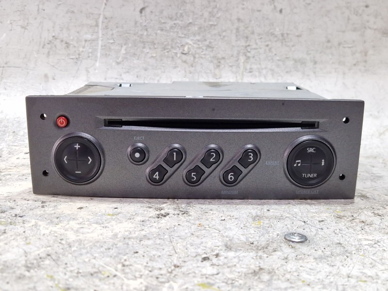 Recambio de sistema audio / radio cd para renault megane scénic 1.5 dci 106 cv referencia OEM IAM 8200367492  