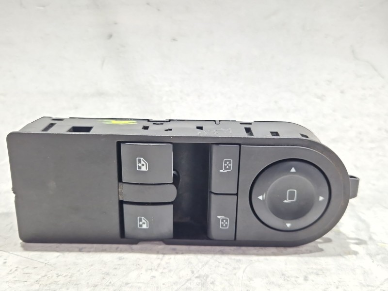 Recambio de mando elevalunas delantero izquierdo para opel astra h (a04) 1.9 cdti (l48) referencia OEM IAM   