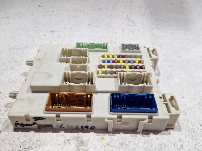 Recambio de caja reles / fusibles para ford focus iii 1.5 d 120cv referencia OEM IAM GV6T14A073DH  