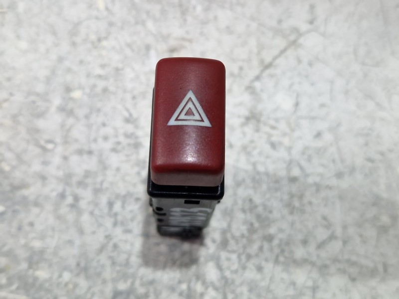 Recambio de boton emergencia para rover streetwise hatchback 1.4 referencia OEM IAM 03035382  