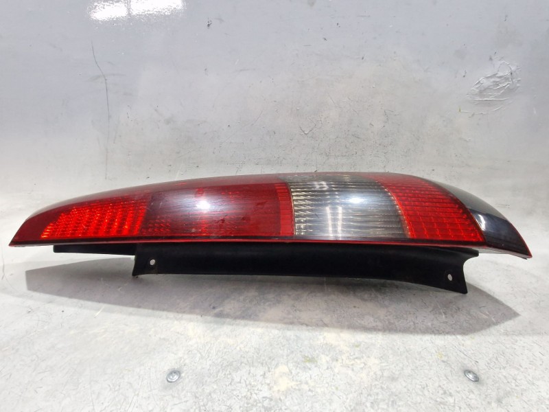 Recambio de piloto trasero derecho para ford fiesta v (jh_, jd_) 1.4 tdci referencia OEM IAM 084311952RB  