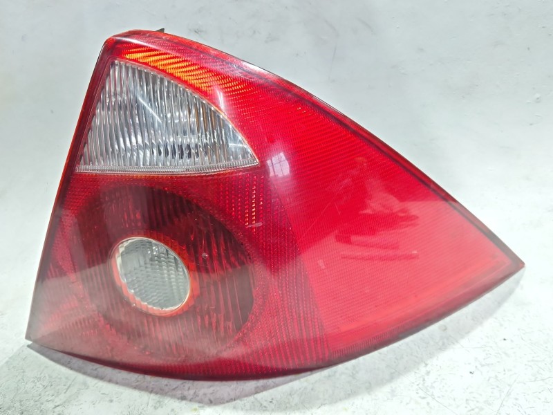 Recambio de piloto trasero derecho para ford mondeo iii (b5y) 2.0 tdci referencia OEM IAM 1S7113404A  