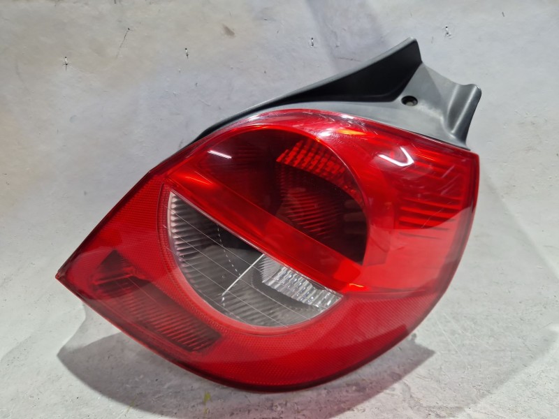 Recambio de piloto trasero derecho para renault clio iii (2005) 1.1 75 cv referencia OEM IAM 89035080  