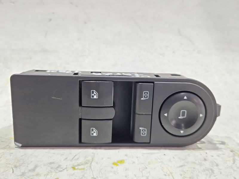 Recambio de mando elevalunas delantero izquierdo para opel zafira b (2005) 1.9 cdti referencia OEM IAM 13228706  