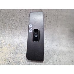 MANDO ELEVALUNAS DELANTERO DERECHO 9358017000YN 