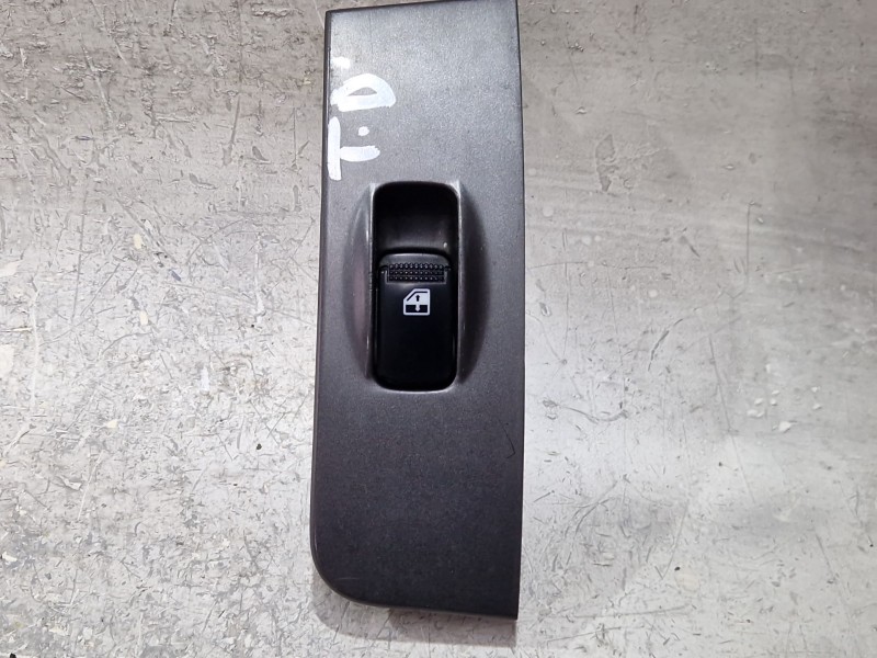 Recambio de mando elevalunas trasero derecho para hyundai matrix (fc) 1.5 crdi referencia OEM IAM 9358017510  