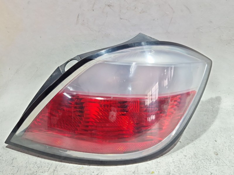 Recambio de piloto trasero derecho para opel astra h berlina (2004) 1.6 referencia OEM IAM 24451837  