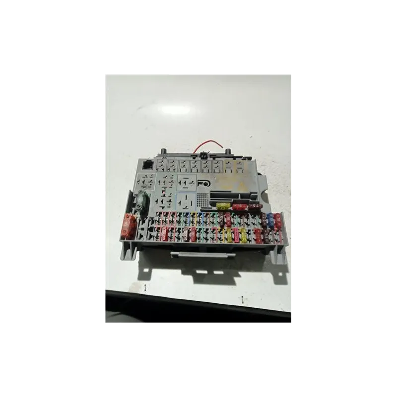 Recambio de caja fusibles/rele para opel astra g berlina di referencia OEM IAM 90589965  