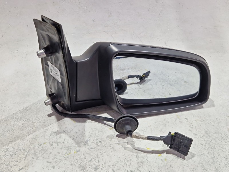 Recambio de retrovisor derecho para opel zafira b (2005) 1.9 cdti referencia OEM IAM 13131970  