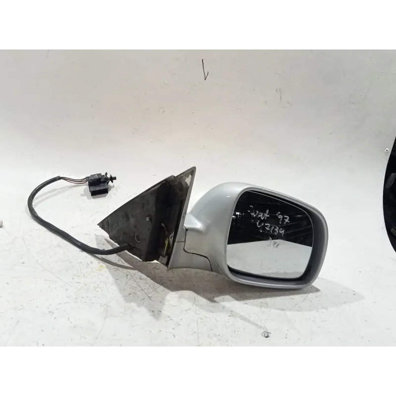 Recambio de retrovisor derecho para volkswagen passat b5 (3b2) 1.9 tdi referencia OEM IAM   