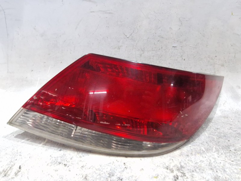 Recambio de piloto trasero derecho para opel astra h twintop (a04) 1.9 cdti (l67) referencia OEM IAM 13273302  