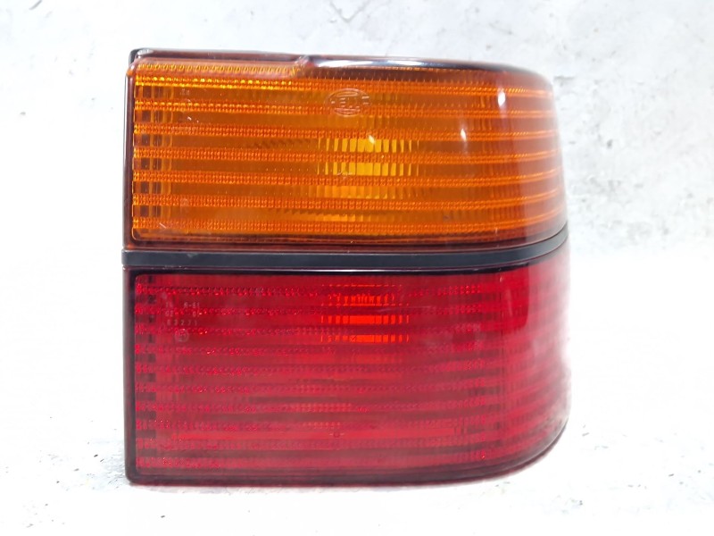 Recambio de piloto trasero derecho para volkswagen vento (1h2)(1991) 1.9 d referencia OEM IAM 1H5945112B  