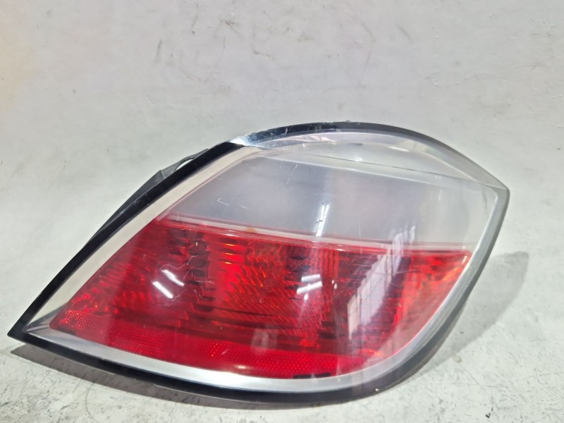 Recambio de piloto trasero derecho para opel astra h (a04) 1.6 (l48) referencia OEM IAM 24451837  