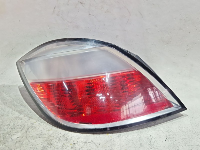 Recambio de piloto trasero izquierdo para opel astra h (a04) 1.6 (l48) referencia OEM IAM 24451835  